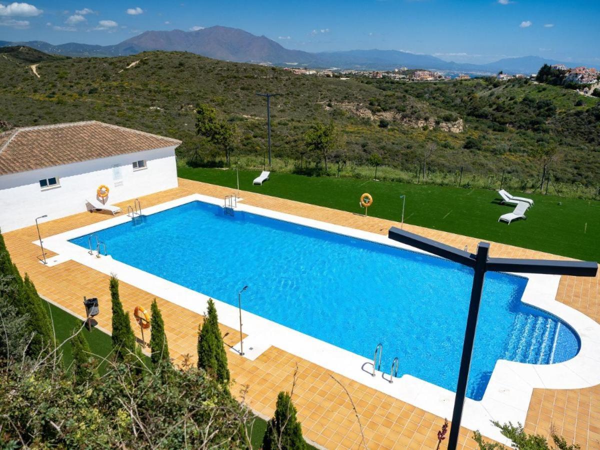 Small Oasis Nelson Mandela Apartment With Sea View, Two Bedrooms, Parking, Terrace And Pool Manilva Buitenkant foto