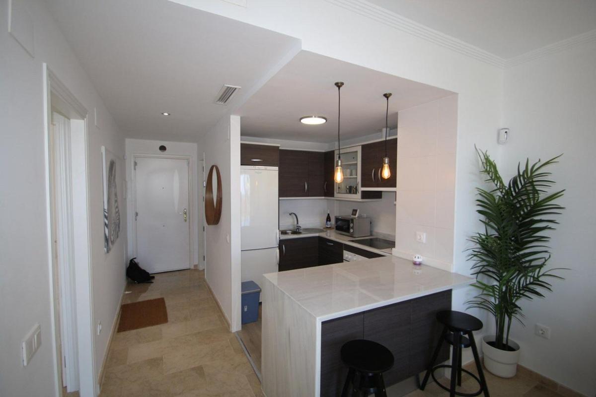 Small Oasis Nelson Mandela Apartment With Sea View, Two Bedrooms, Parking, Terrace And Pool Manilva Buitenkant foto