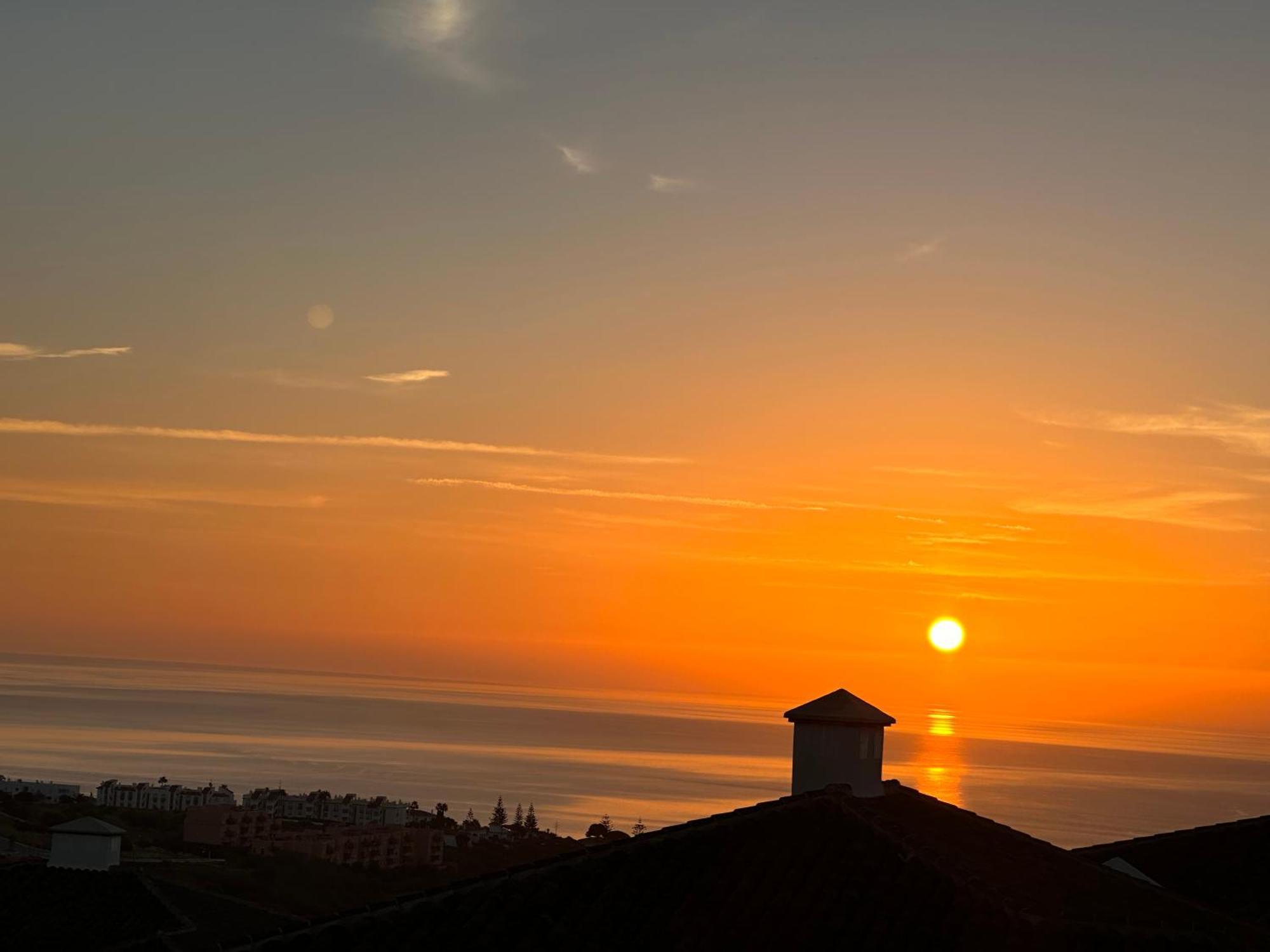 Small Oasis Nelson Mandela Apartment With Sea View, Two Bedrooms, Parking, Terrace And Pool Manilva Buitenkant foto